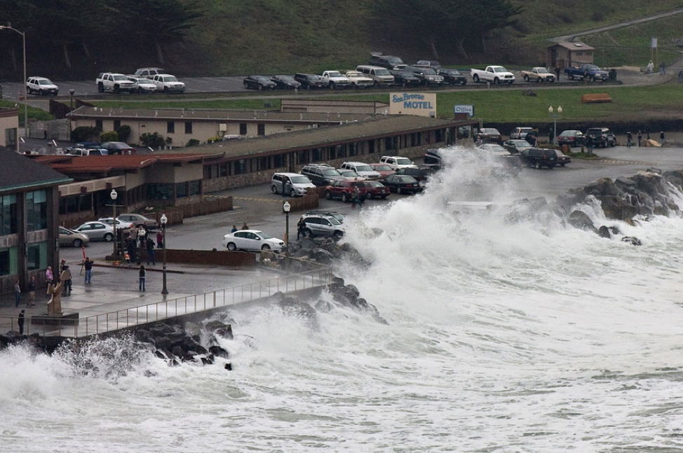 flooding during a storm, pacifica ca